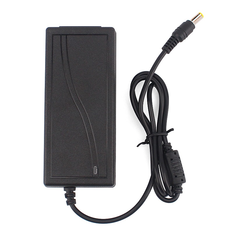 Chargeur 12V 5A Pour Alimentation - Couleur Noir