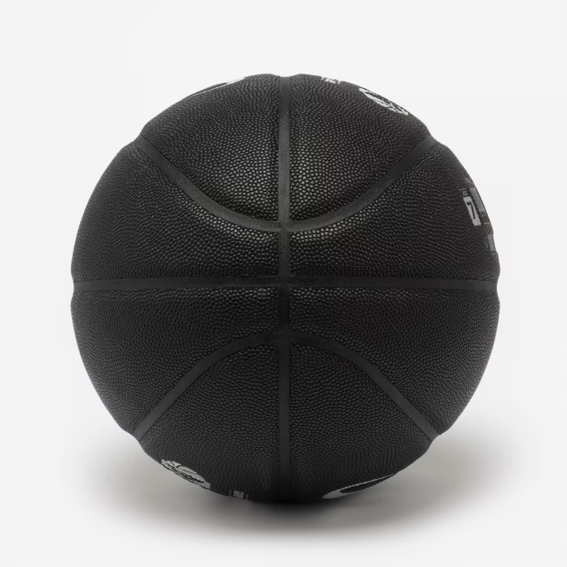 Ballon De Basketball KIPSTA Taille 7 GRIP MATCH BT500X - Noir Argent - Image 2