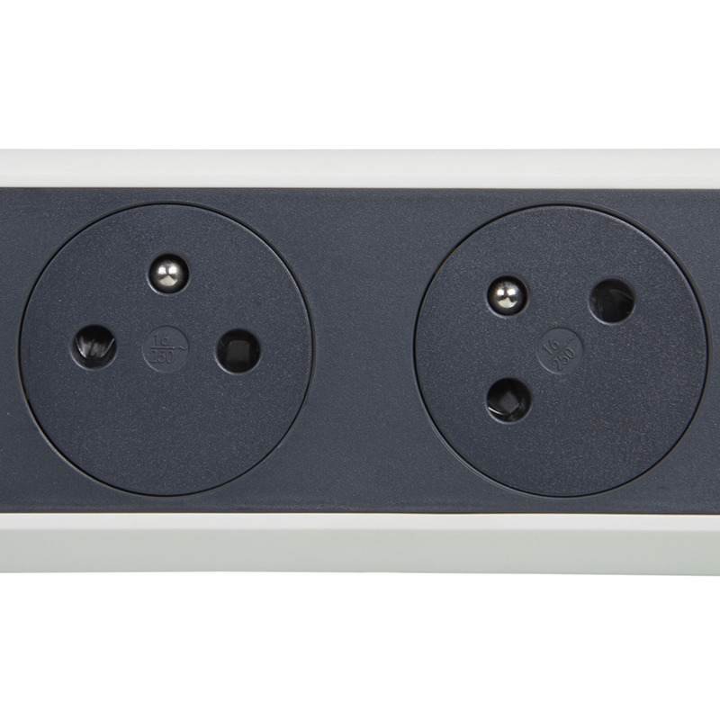 Multiprises LEGRAND 5 Ports 1.5M - Blanc et Gris - Image 3